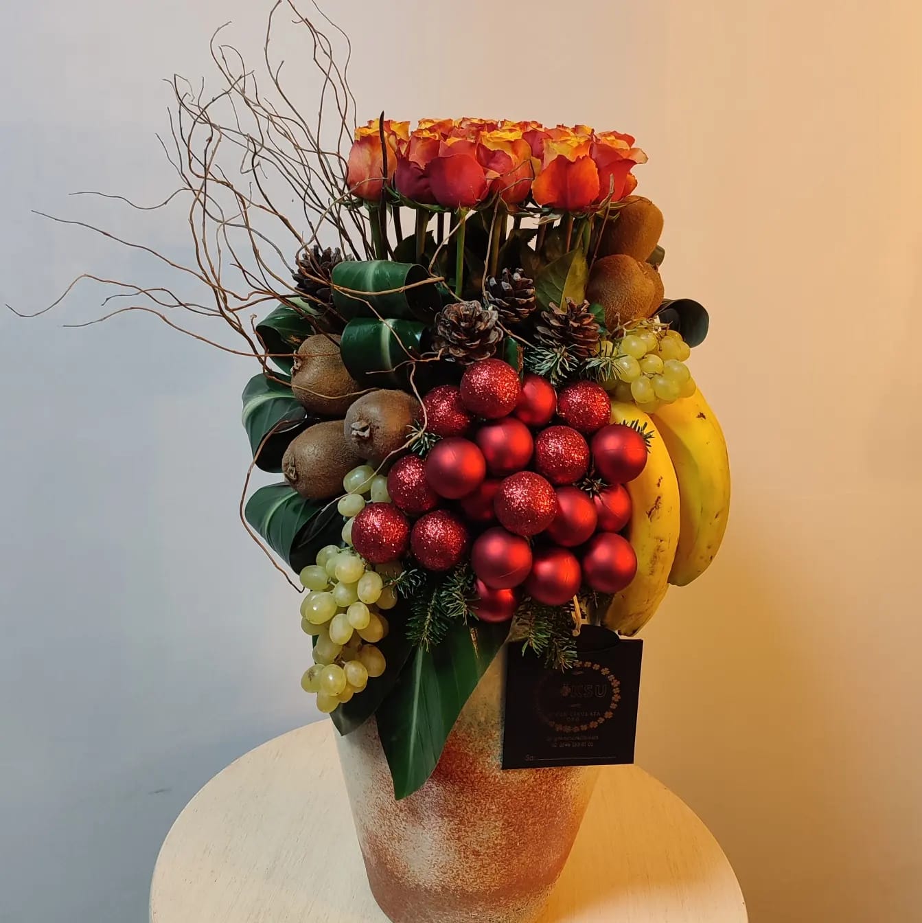 Meyve ve Gül Aranjmanı